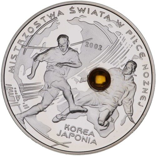 Moneta srebrna z bursztynem: 10 zł / 2002 –  Mistrzostwa Świata w Piłce Nożnej  Korea/Japonia 2002.    Warszawa,  Sklep Numizmatyczny:    
www.sklepnumizmatyczny.eu